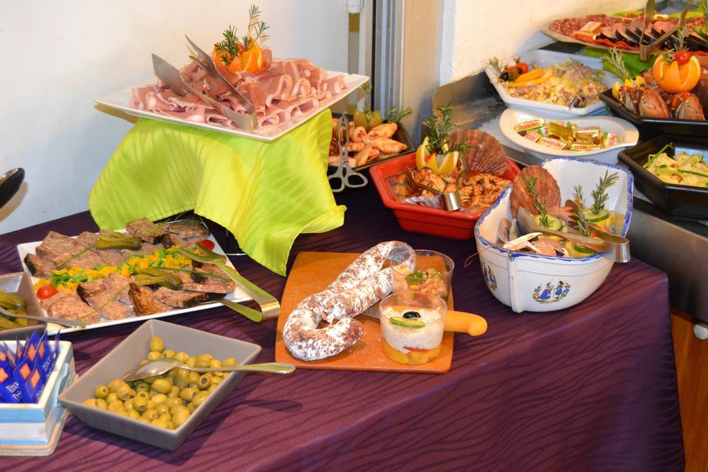 Hotel Le Roxane Saint-Laurent-des-Vignes Zewnętrze zdjęcie