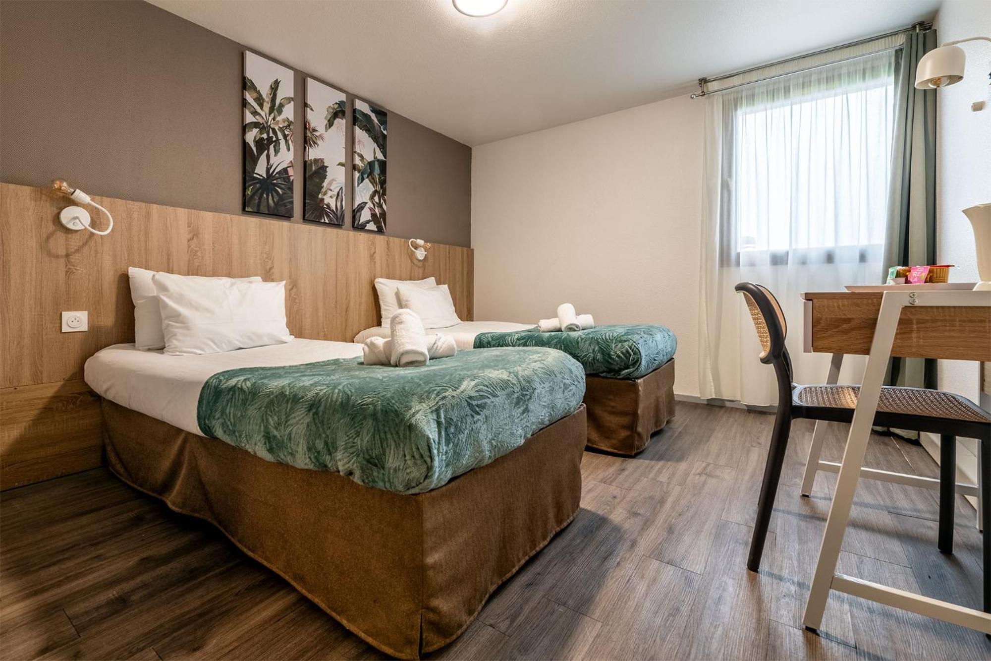 Hotel Le Roxane Saint-Laurent-des-Vignes Zewnętrze zdjęcie