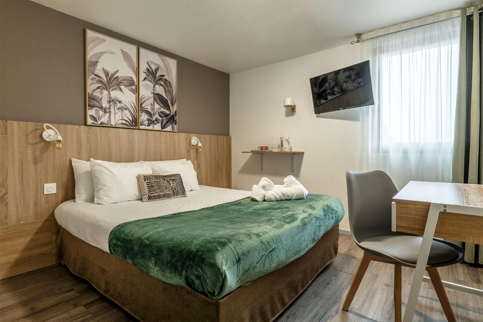 Hotel Le Roxane Saint-Laurent-des-Vignes Zewnętrze zdjęcie