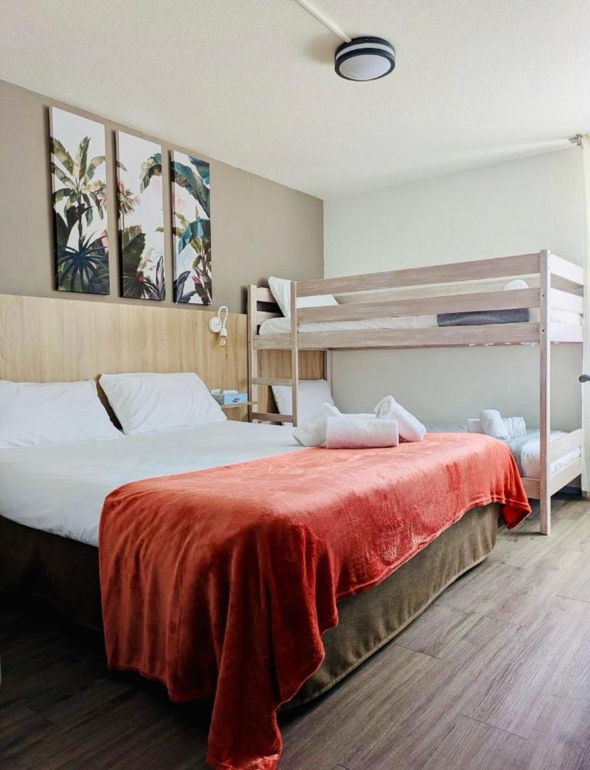 Hotel Le Roxane Saint-Laurent-des-Vignes Zewnętrze zdjęcie