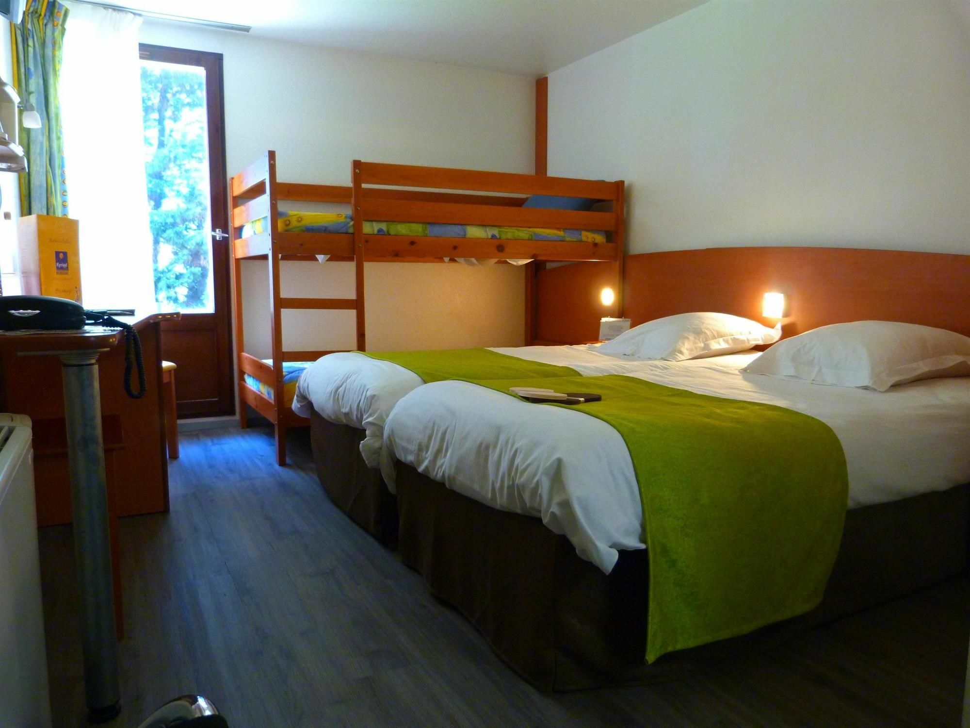 Hotel Le Roxane Saint-Laurent-des-Vignes Zewnętrze zdjęcie