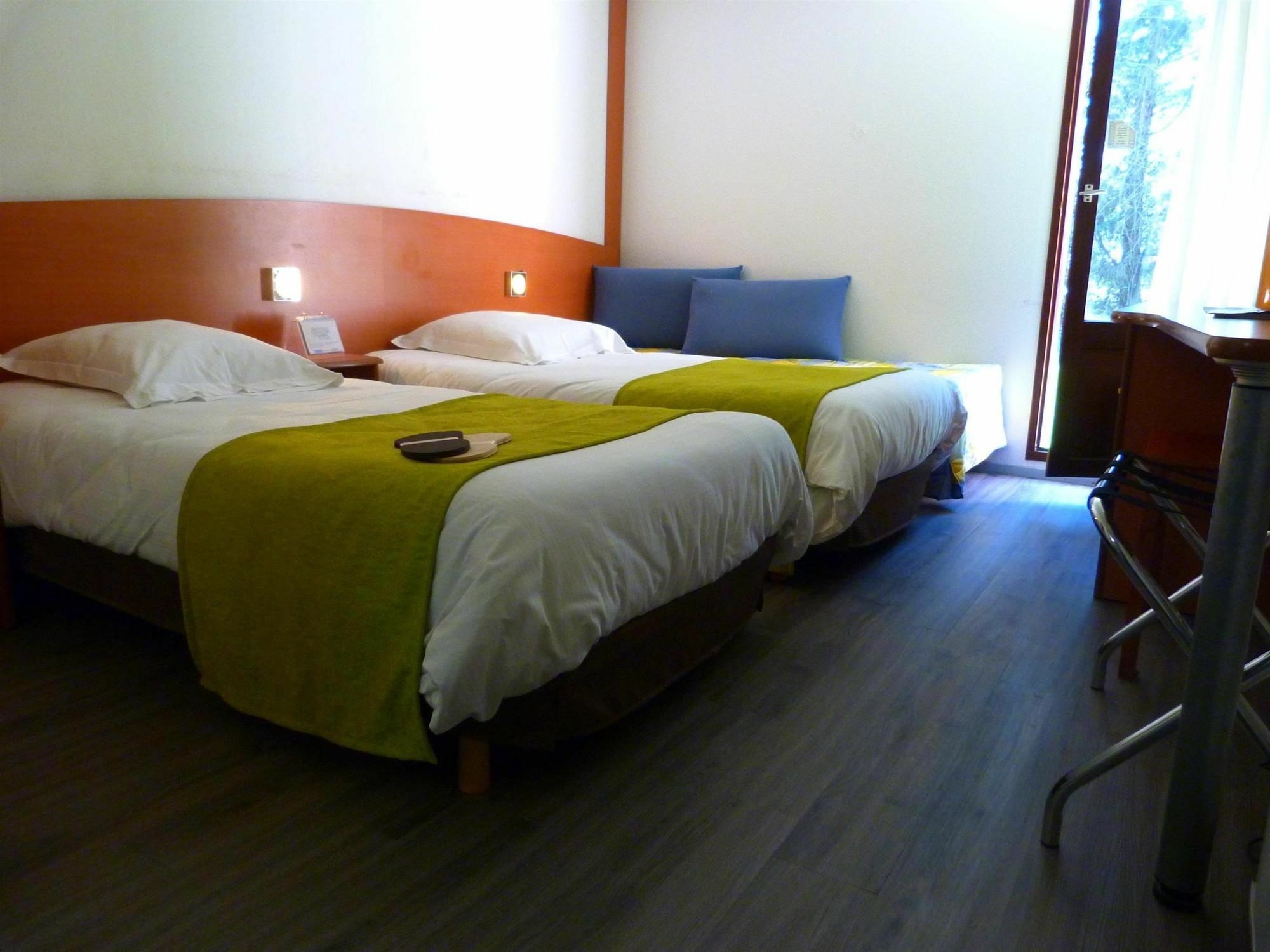 Hotel Le Roxane Saint-Laurent-des-Vignes Zewnętrze zdjęcie