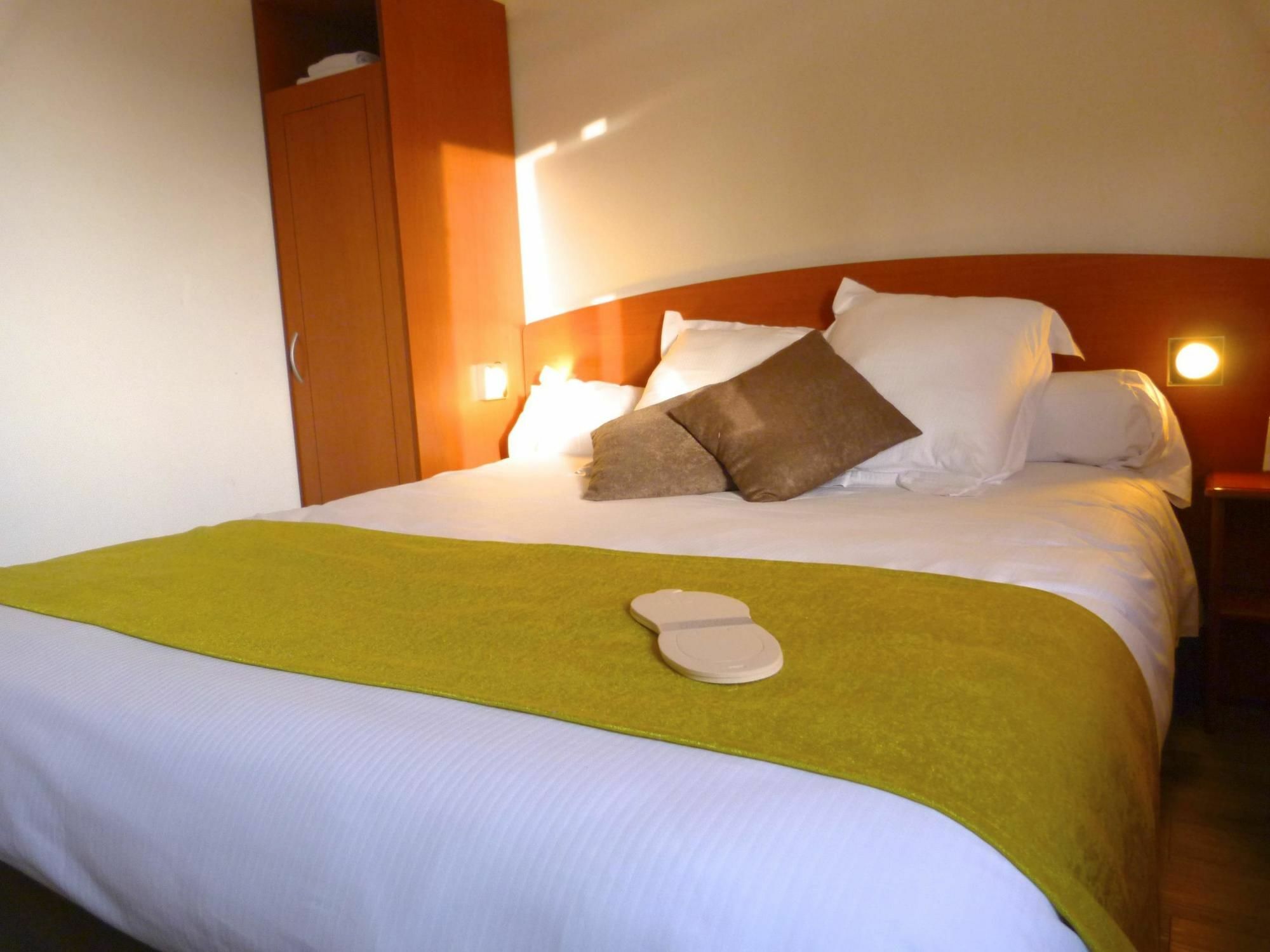Hotel Le Roxane Saint-Laurent-des-Vignes Zewnętrze zdjęcie